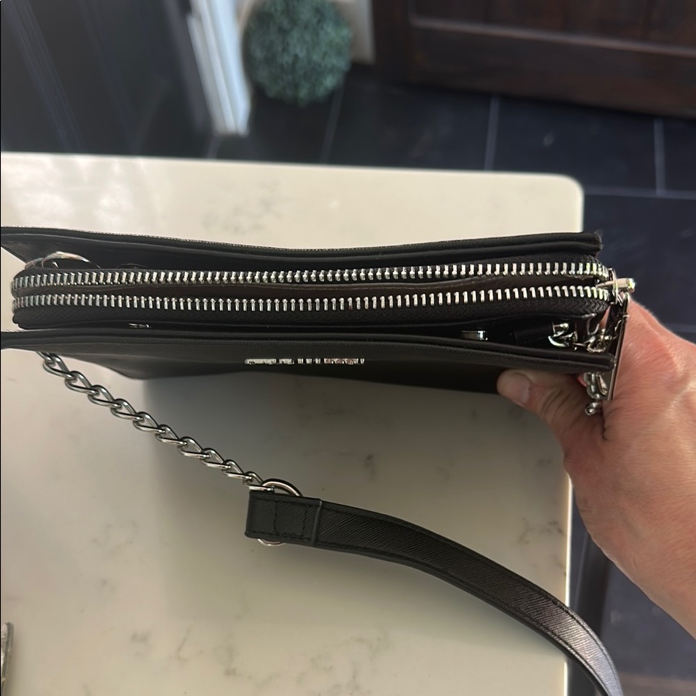 Steve Madden Black Crossbody Bag Minimalist Design - Picture 6 of 6